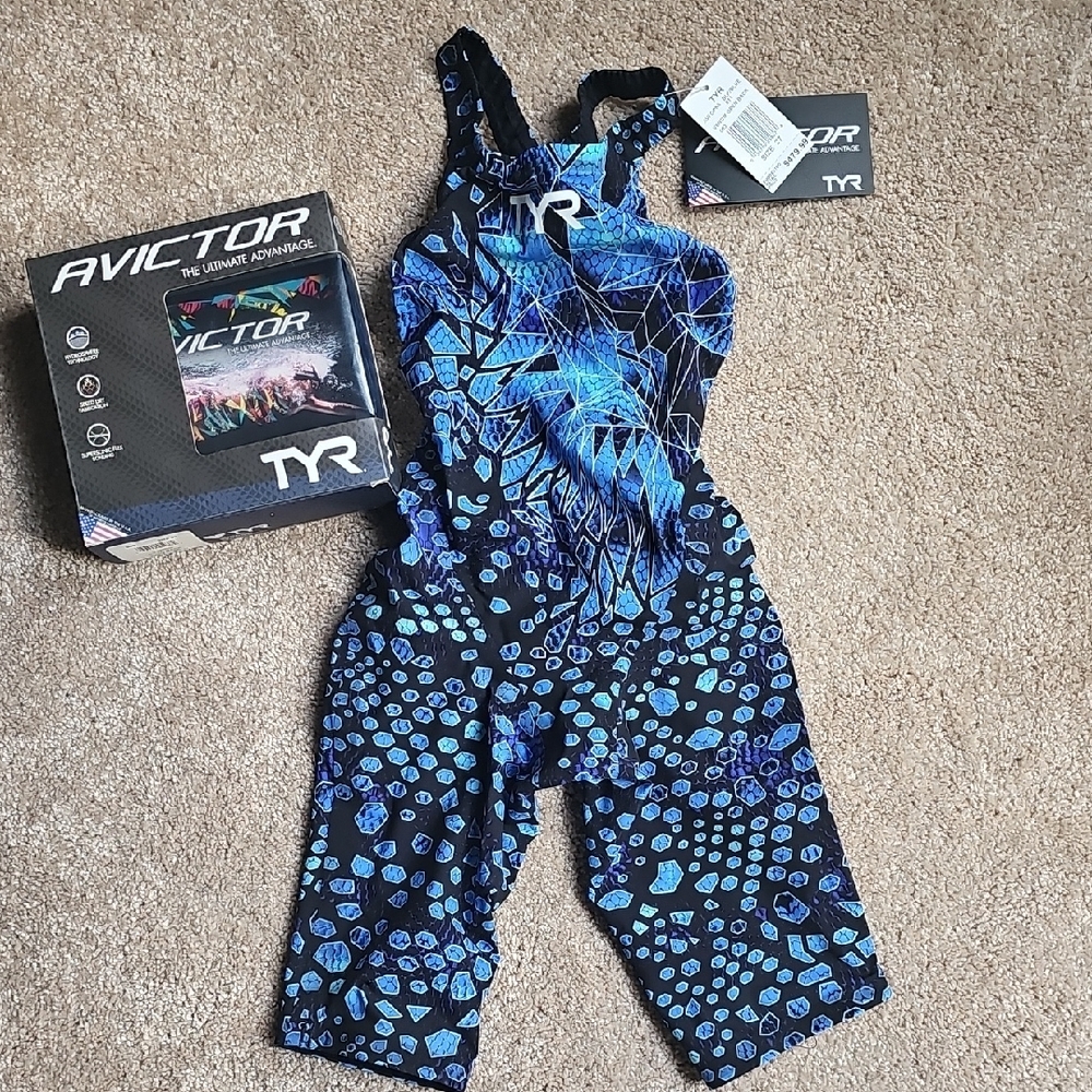 TYR Avictor Open Back Tech Suit Size 27